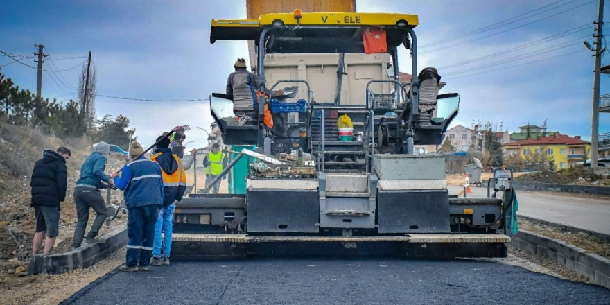 Emet’te sıcak asfalt çalışmaları başladı