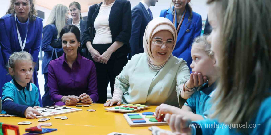 Emine Erdoğan, Belgrad’daki Türkiye Maarif Vakfı anaokulu öğrencileriyle bir araya geldi