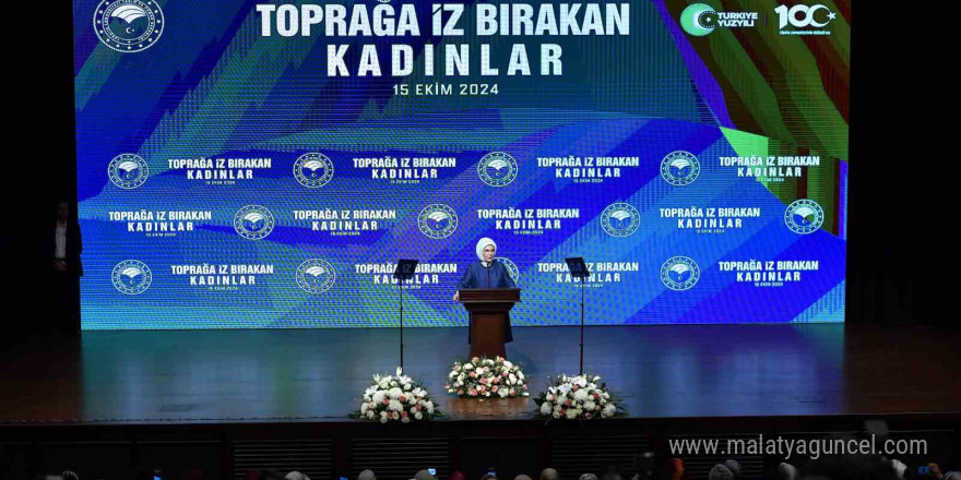 Emine Erdoğan: 'Ekilmemiş tek bir karış toprağımız kalmasın, imece kültürümüzü burada da yürürlüğe koyalım. El birliğiyle ekelim, el birliğiyle toplayalım'