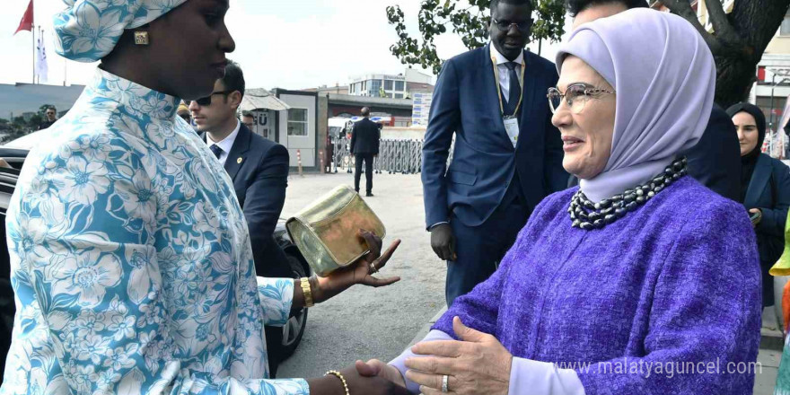 Emine Erdoğan, Senegal Cumhurbaşkanının eşi Marie Khone Fay ile bir araya geldi