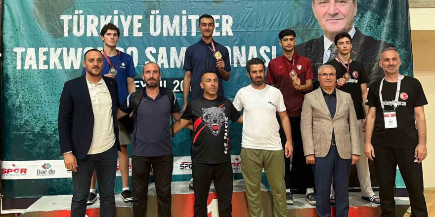 Emirhan Okşan, Taekwondo Türkiye 3.’sü