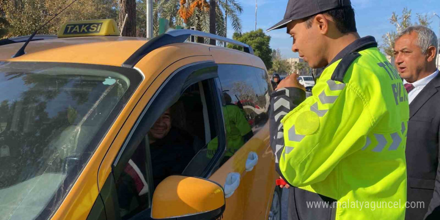 Engelli bireyler temsili trafik denetimi yaptı