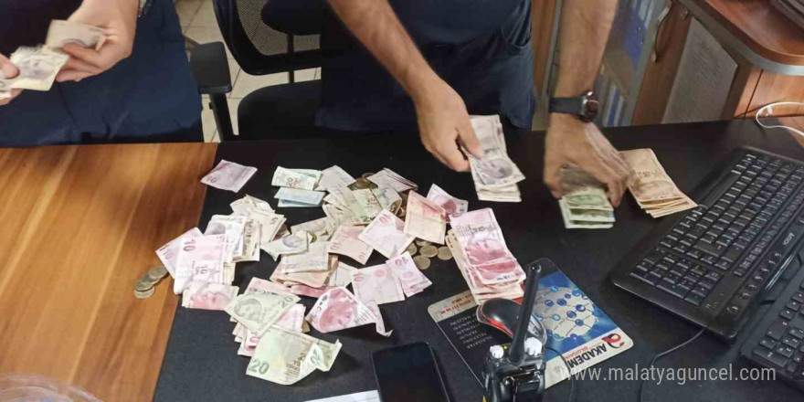 Engelli dilenci bir saatte bin 300 lira toplamış: Zabıta enseledi