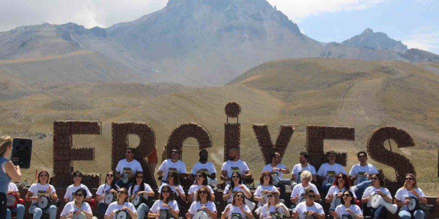 Erciyes’te darbuka şov