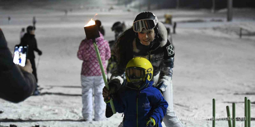 Erciyes’te gece kayağı başladı