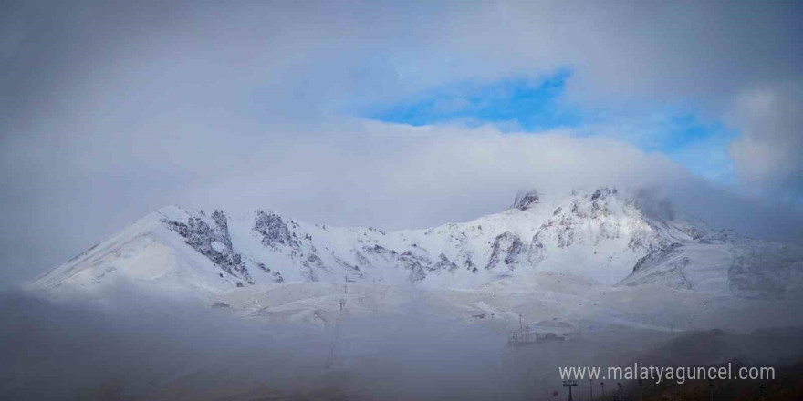 Erciyes’te iki mevsim, sarı ve beyaz bir arada