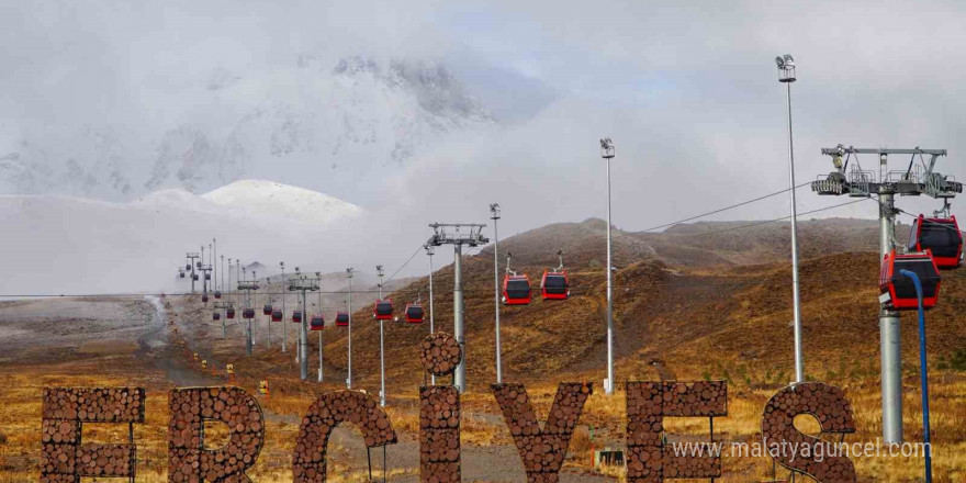 Erciyes’te iki mevsim, sarı ve beyaz bir arada