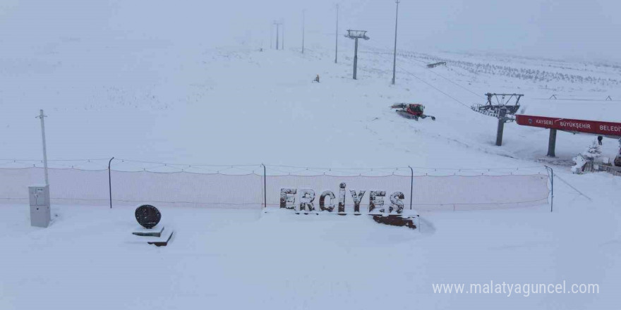 Erciyes’te kar kalınlığı 50 santimi buldu, hazırlıklar hızlandı