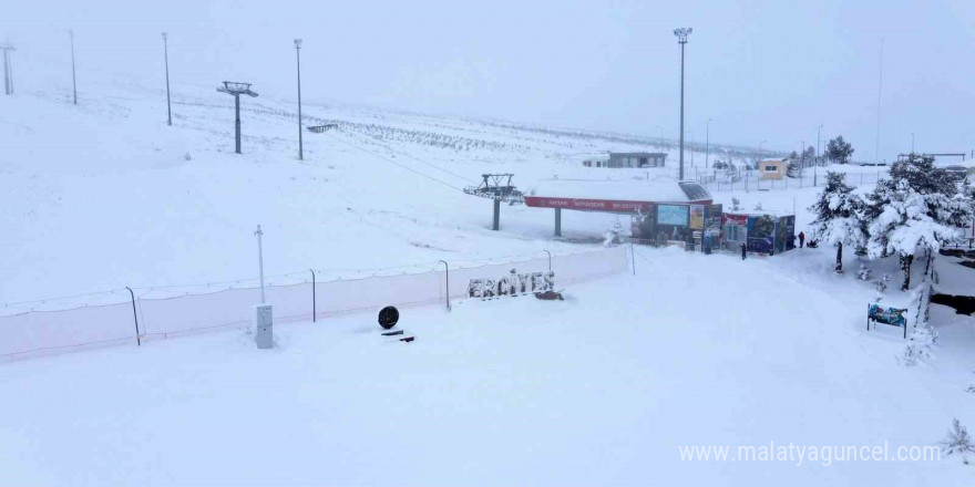 Erciyes’te kar kalınlığı 50 santimi buldu, hazırlıklar hızlandı