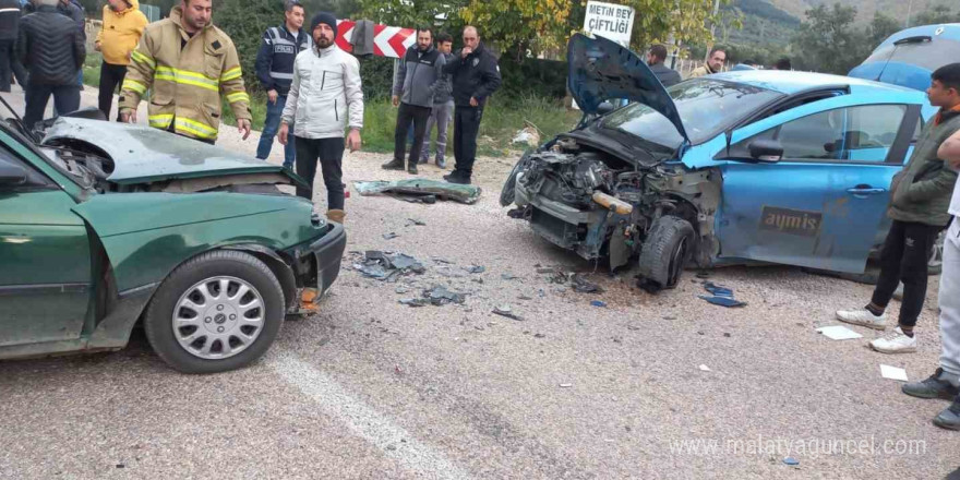 Erdek’te trafik kazası: 2 yaralı