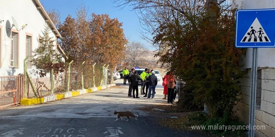 Ereğli’de otomobilin çarptığı öğrenci yaralandı