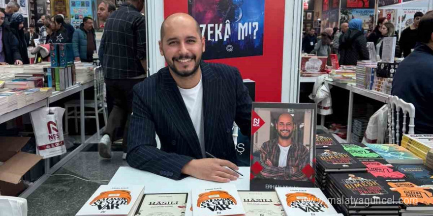 Erhan Keklik, okurları ve takipçileriyle buluştu