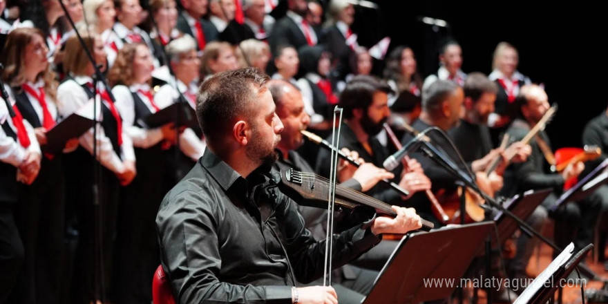 Erzincan Kardeşlik Korosu, ilk il dışı konserini İstanbul’da verdi