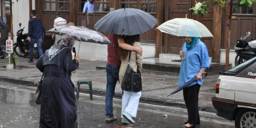 Erzincan ve Bayburt’ta sağanak yağış bekleniyor