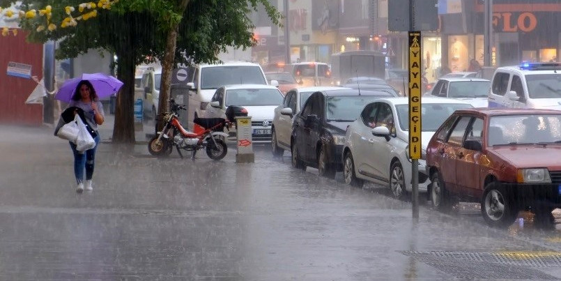 Erzincan yağmura teslim oldu