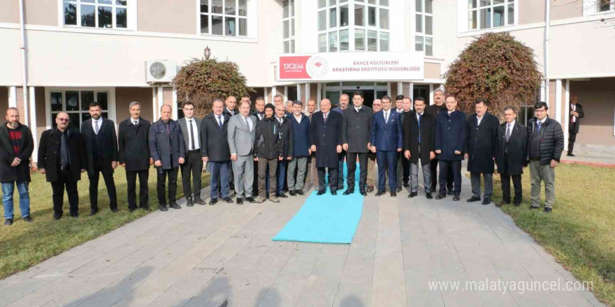 Erzincan’da çiftçilere yerli ve milli tohum dağıtıldı