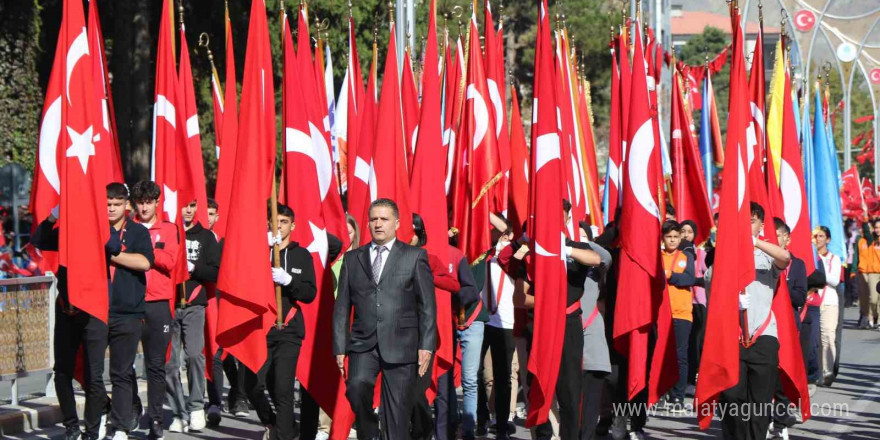 Erzincan’da Cumhuriyet’in 101. yılı coşkuyla kutlandı