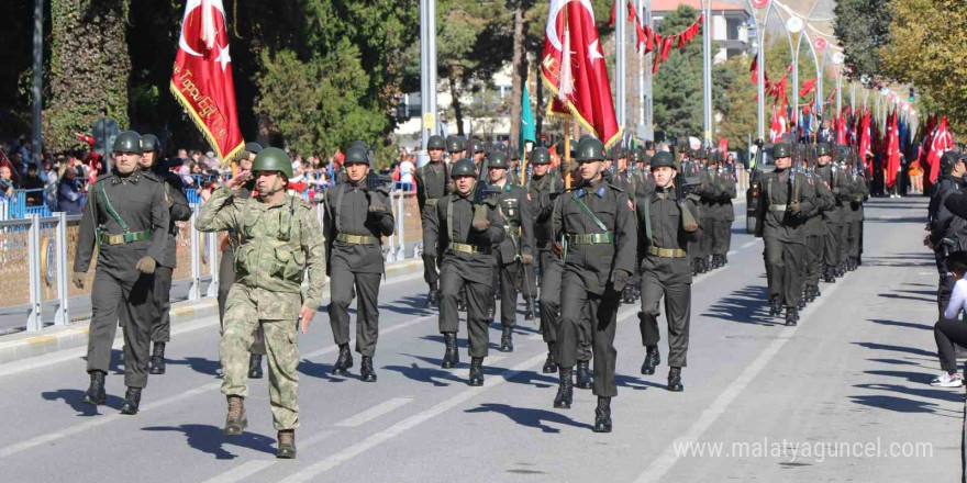 Erzincan’da Cumhuriyet’in 101. yılı coşkuyla kutlandı