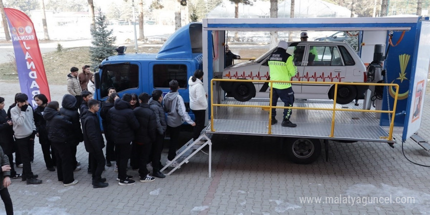 Erzincan’da emniyet kemerinin önemi anlatıldı