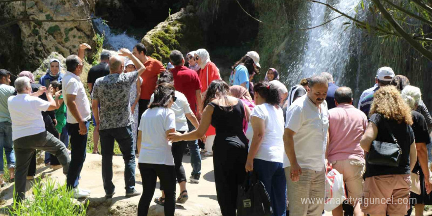 Erzincan’da en çok turistin ağırlandığı beldenin yolu asfaltlanıyor