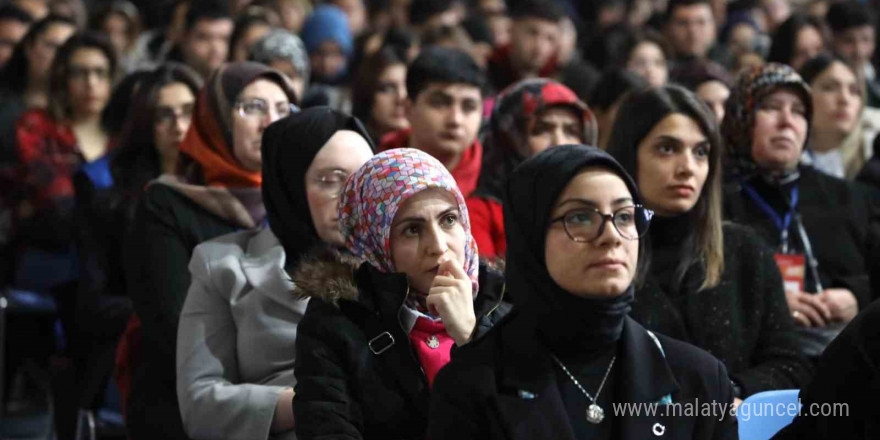 Erzincan’da gençler çalıştayda bir araya geldi