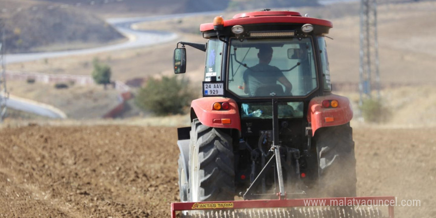 Erzincan’da güzlük hububat ekimleri yapılıyor