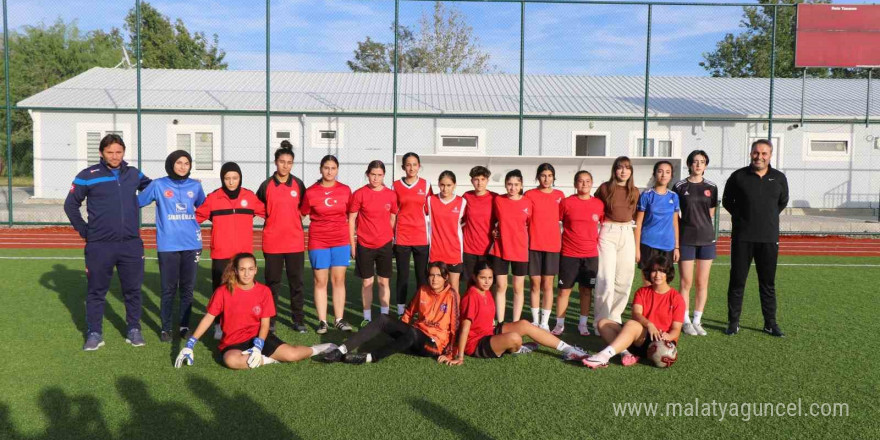 Erzincan’da kadın futbolcuların başarısı kız çocuklarını bu branşa yöneltti