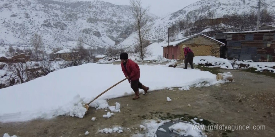 Erzincan’ın köylerinde kış mesaisi