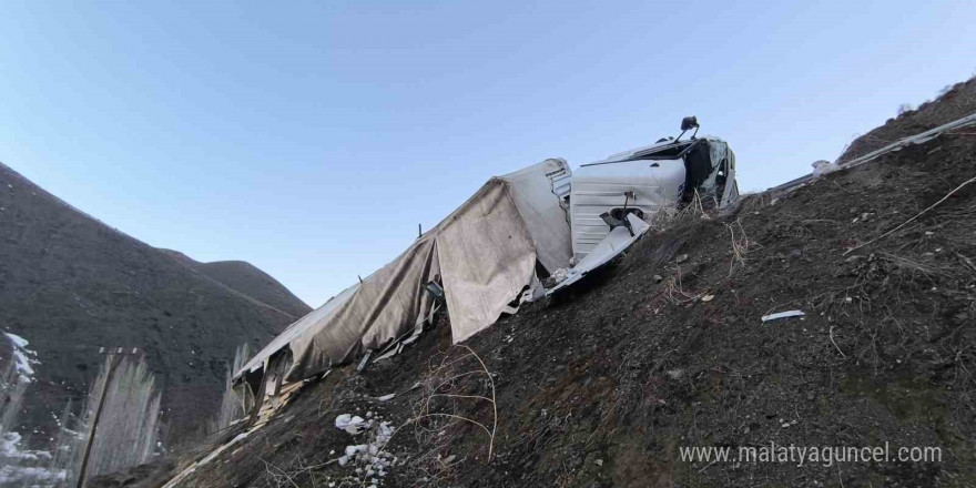 Erzurum-Artvin yolunda tır kazası