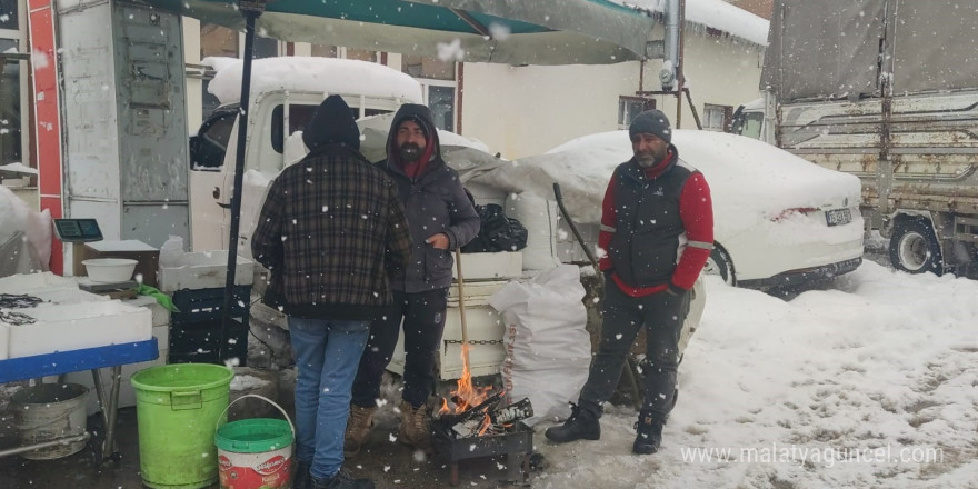 Erzurum kara teslim oldu