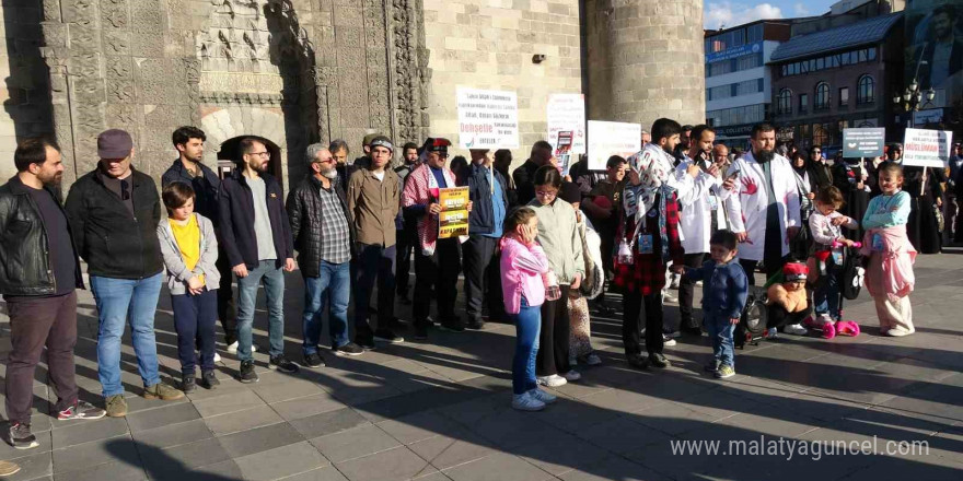 Erzurum’da sağlıkçıların Gazze için sessiz yürüyüşü