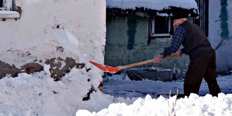 Erzurum’da termometreler -18’i gösterdi