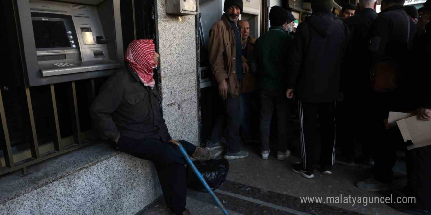 Esad bankaları boşalttı, Suriyeliler mağdur oldu