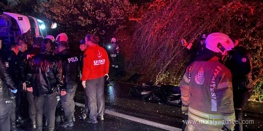 Esenler’de yolcu otobüsü yan yattı: 2 ölü, 15 yaralı