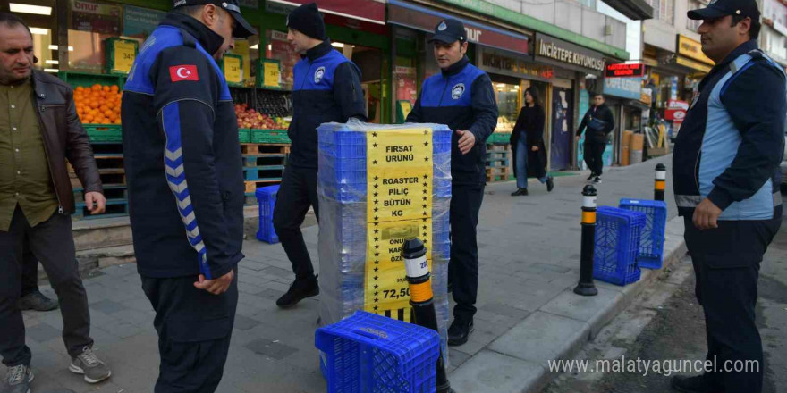 Esenyurt Belediyesi zabıta ekiplerinden kaldırım işgallerine karşı sıkı denetim