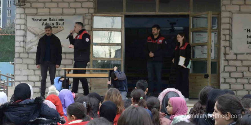 Esenyurt öğrenciler afet bilinci eğitimleri ile bilinçleniyor