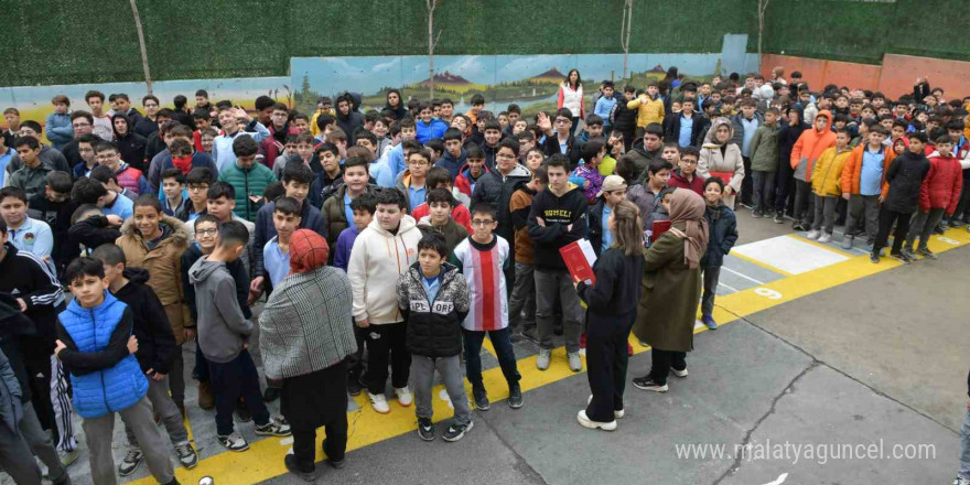 Esenyurt öğrenciler afet bilinci eğitimleri ile bilinçleniyor