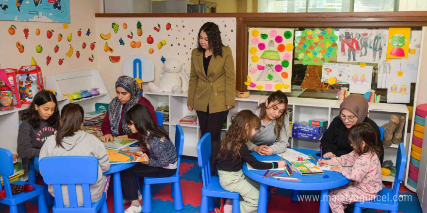 Esenyurt’ta Eğitimle güçlenen kadınlar bu kursta geleceklerine yön veriyor