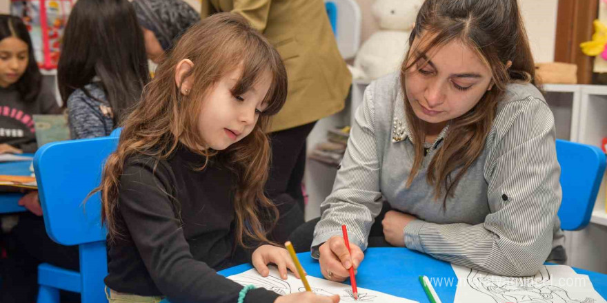 Esenyurt’ta Eğitimle güçlenen kadınlar bu kursta geleceklerine yön veriyor