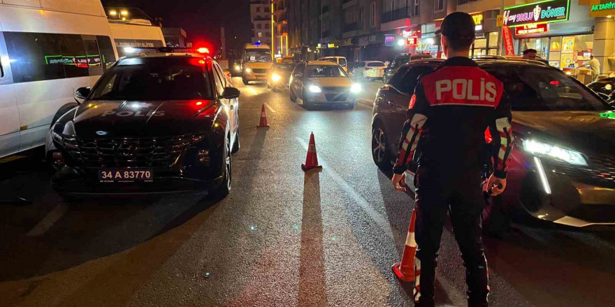 Esenyurt’ta huzur uygulamasında aranan şahıslar yakalandı