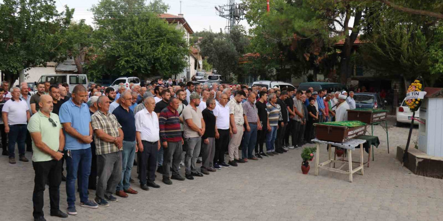 Eşi ve evladının ardından gözyaşı döken kadının feryatları yürekleri dağladı