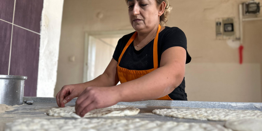 Eşinden kalan ekmek fırınının başına geçti, azmi ile örnek oluyor