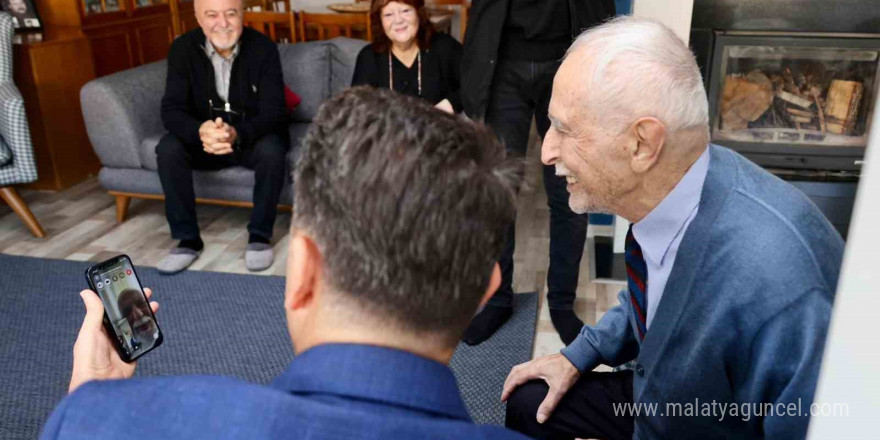 Eski Bakan Nabi Avcı’dan 88 yaşındaki okul müdürüne Öğretmenler Günü sürprizi