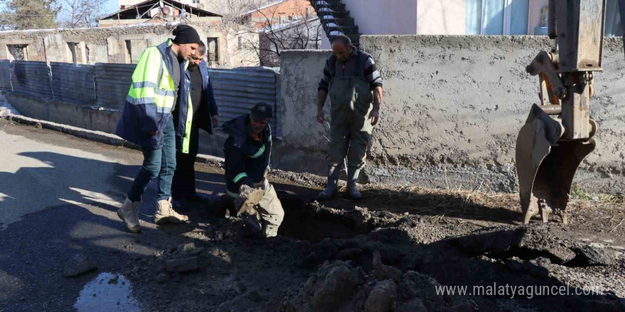 ESKİ ekipleri soğuk ve kışa rağmen çalışıyor