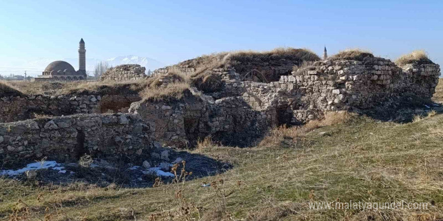 Eski Van Şehri görkemli geçmişine kavuşuyor