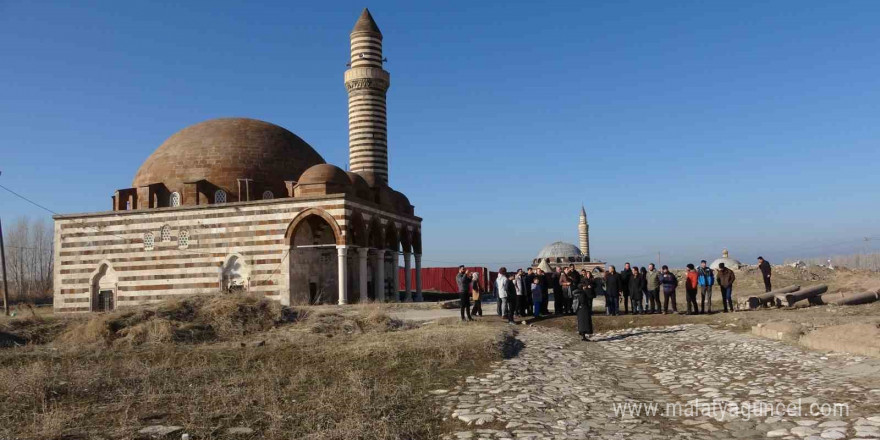 Eski Van Şehri’nde geçmişin izlerine yolculuk