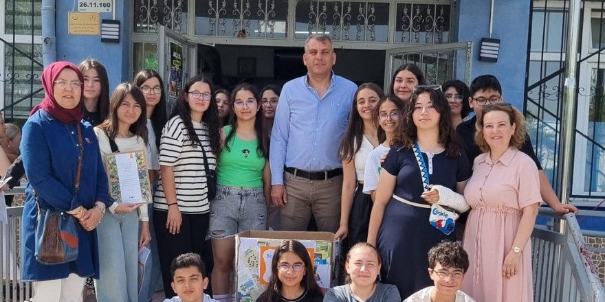 Eskişehir Mehmet Gedik Ortaokulu öğrencilerinden ‘Kâğıdın Yolculuğu’ adlı ‘eTwinning’ projesi yoğun ilgi gördü