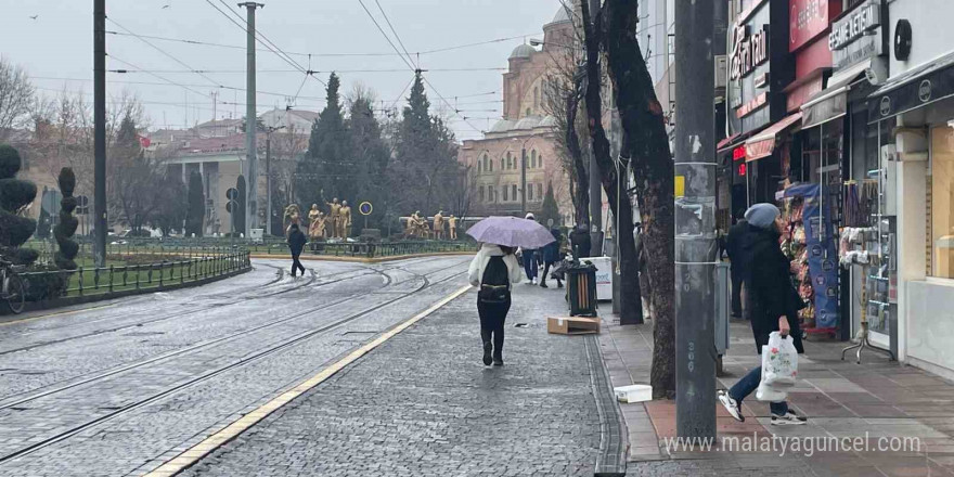 Eskişehir’de yağış etkili oldu