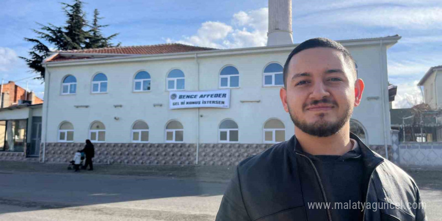 Eskişehir’deki Yavuz Camii’nin duvarına “Bence affeder, gel konuş istersen” pankartı asıldı