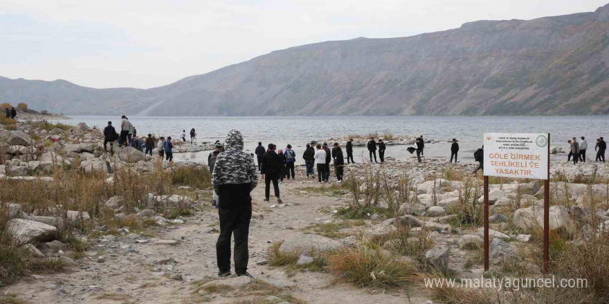 Eskişehirli öğrenciler Türkiye’nin en büyük krater gölünü ziyaret etti